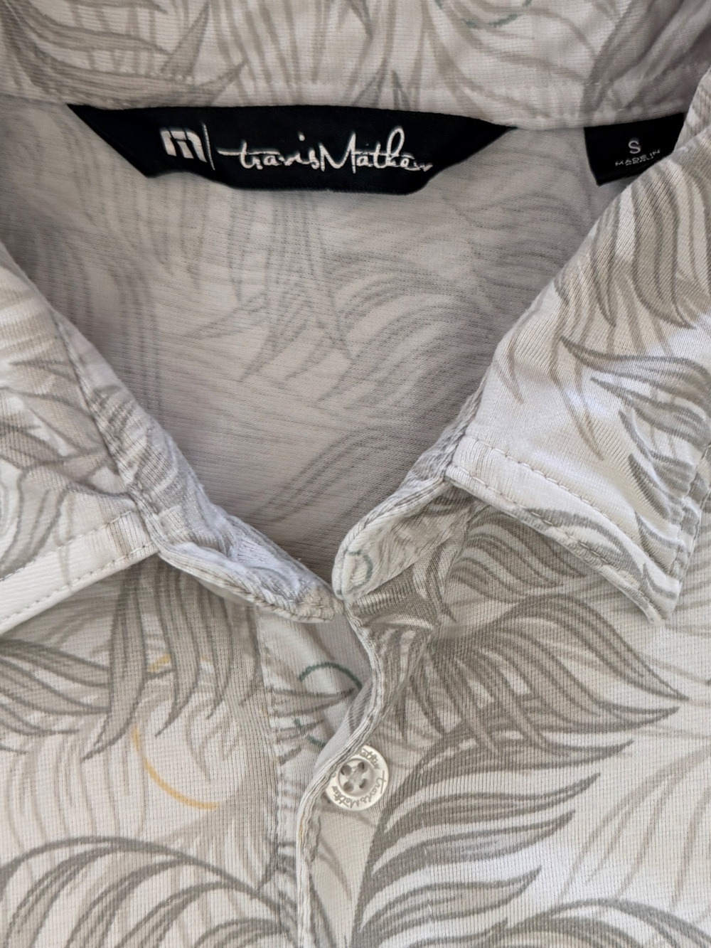TravisMathew We Like to Paddy Polo Men’s S Gray Tropical Leaf Golf Stretch - Picture 2 of 9
